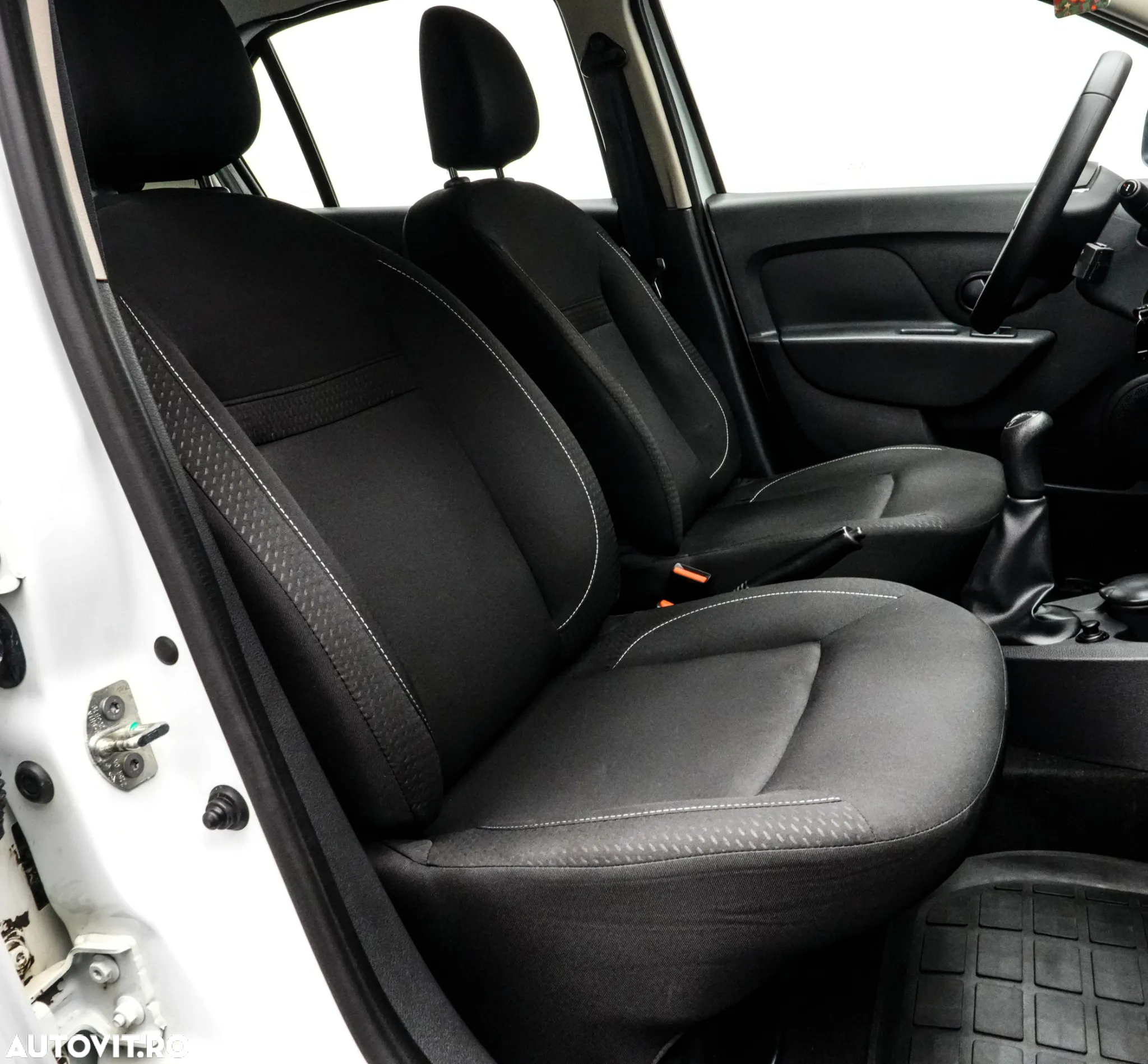 Dacia Logan 0.9 TCe Laureate - 15
