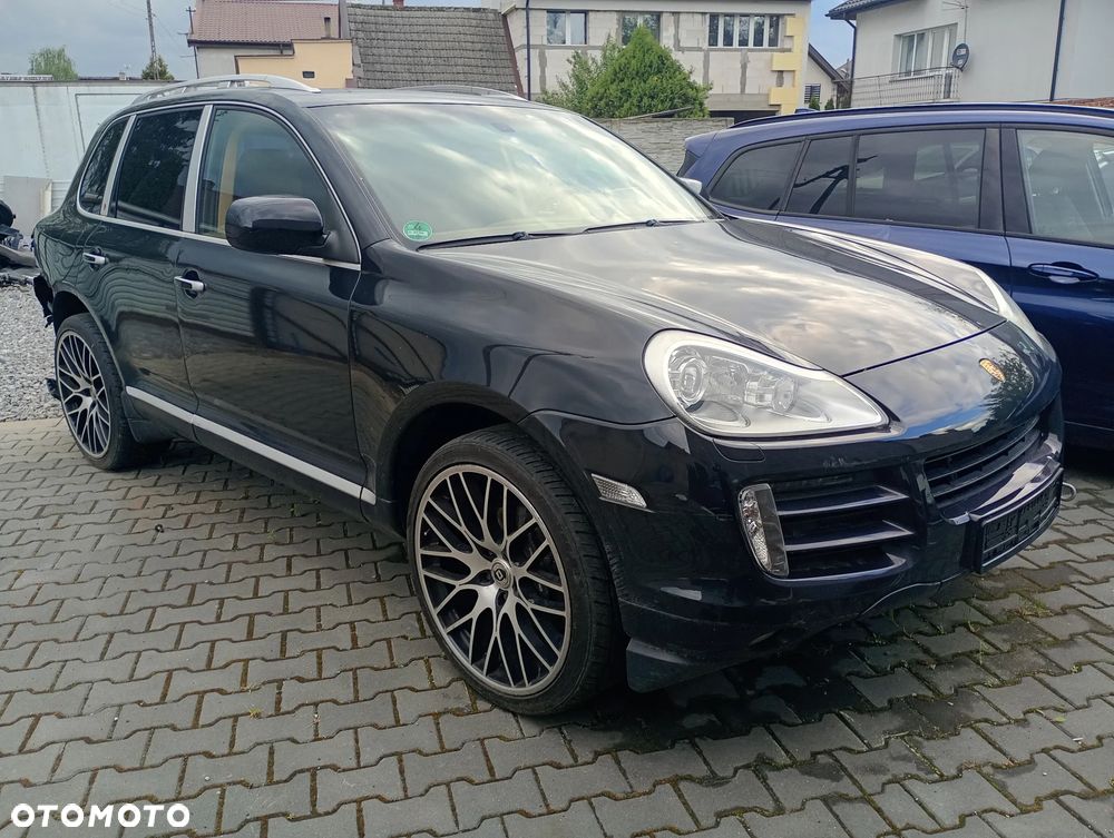Porsche Cayenne - 2