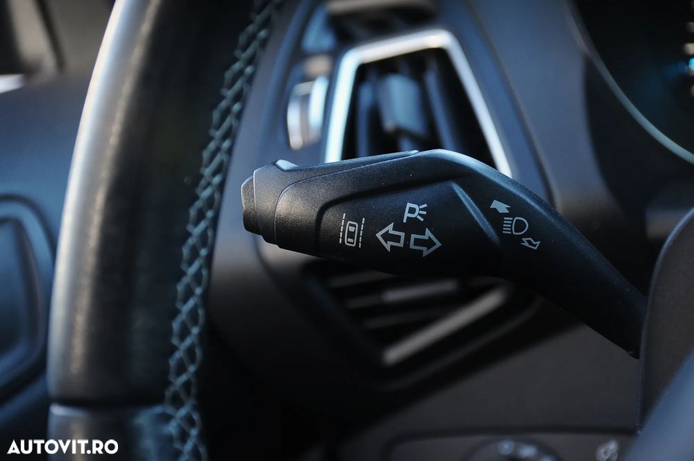 Ford Kuga 2.0 TDCi 4WD Powershift ST-Line - 16