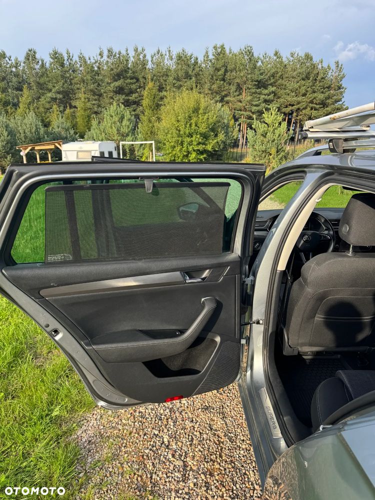 Skoda Superb 2.0 TDI 4x4 Style DSG - 9