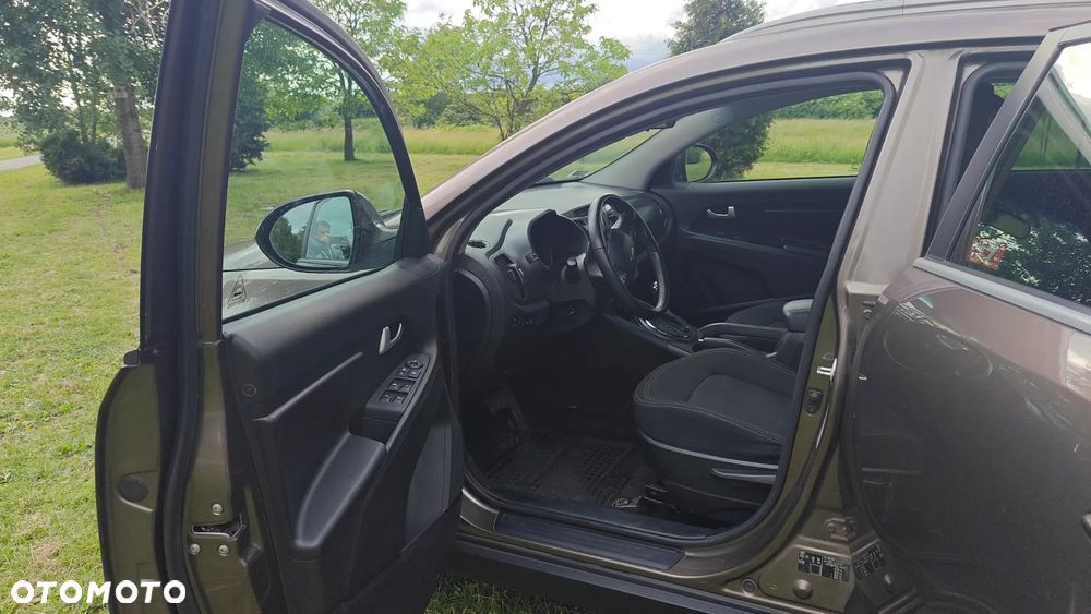 Kia Sportage 2.0 L - 9