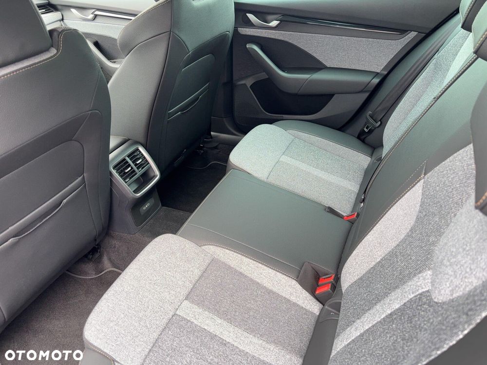 Skoda Octavia 2.0 TDI Selection DSG - 15