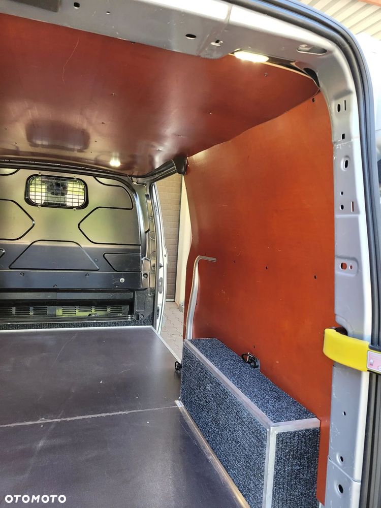Ford TRANSIT CUSTOM - 19