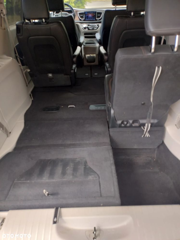 Chrysler Pacifica - 25