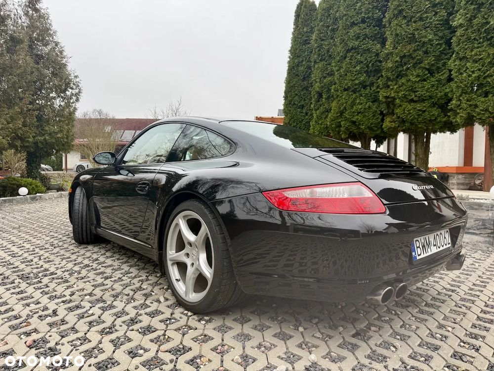 Porsche 911 Carrera - 2