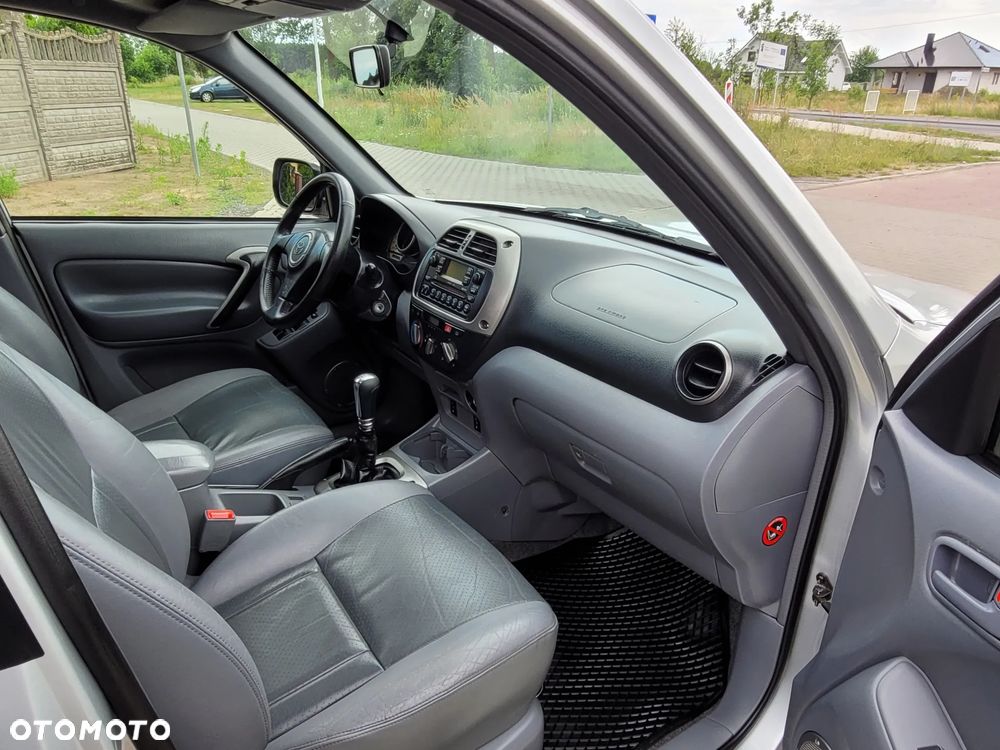 Toyota RAV4 - 15