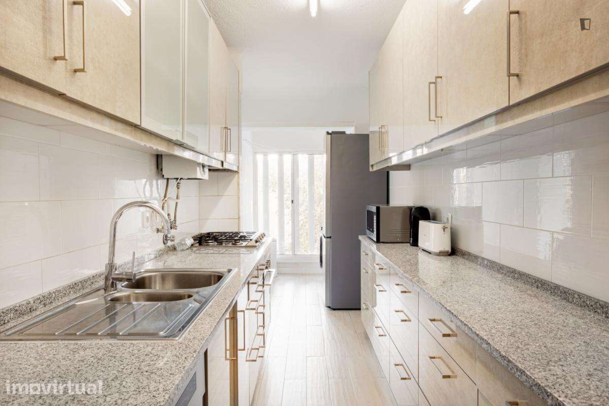 Apartamento com 2 quartos - localizado em Carnide Lisbon - Grande imagem: 2/30