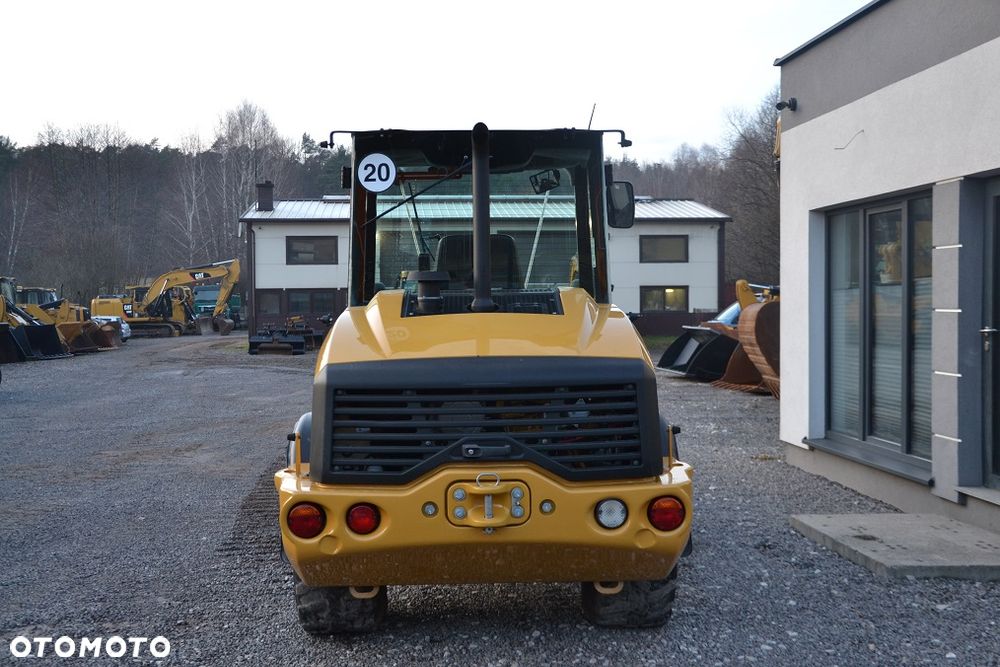 Caterpillar CAT 906 M - 8