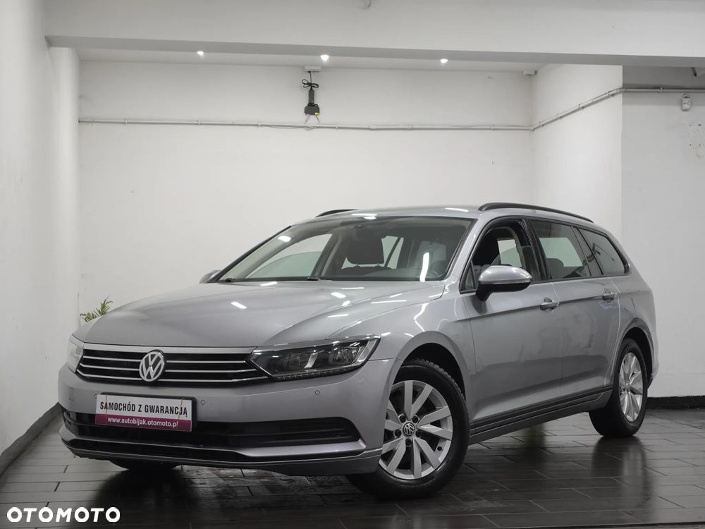 Volkswagen Passat - 12