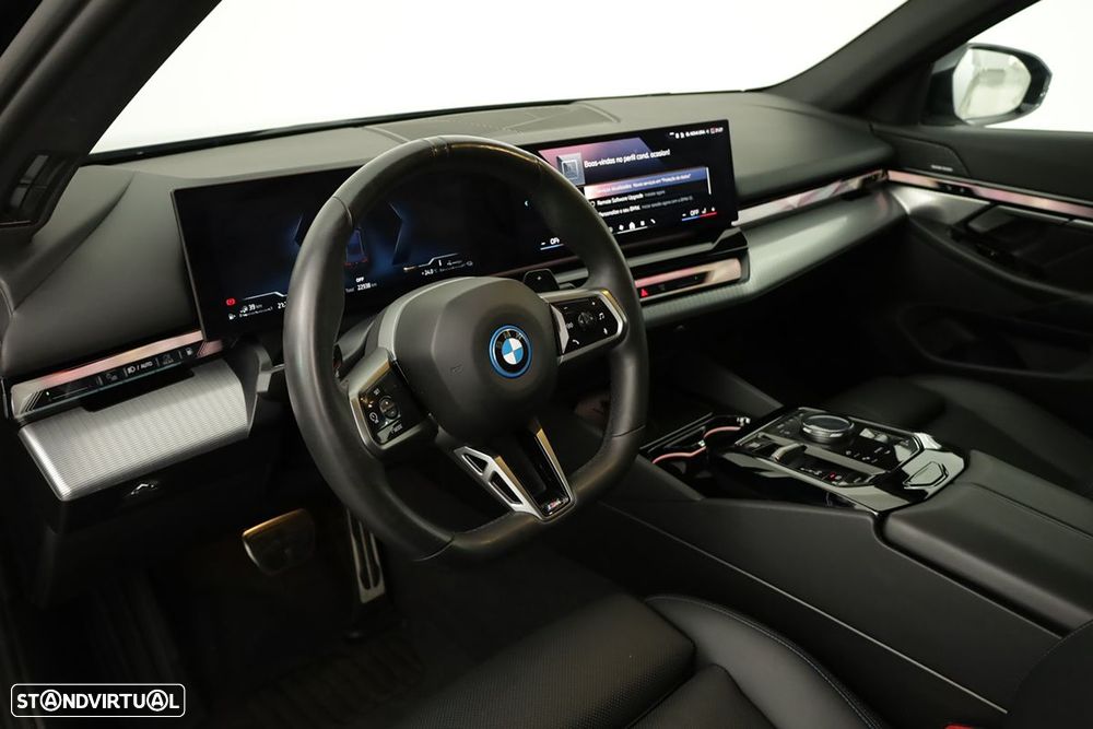 BMW 530 e Pack Desportivo M - 8