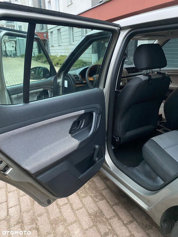 Skoda Fabia 1.4 16V Active Plus - 11