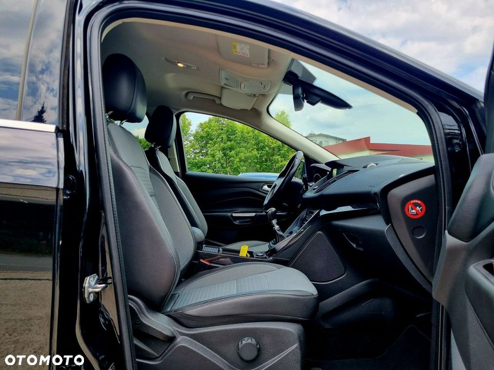 Ford Kuga 1.5 EcoBoost 2x4 Titanium - 11