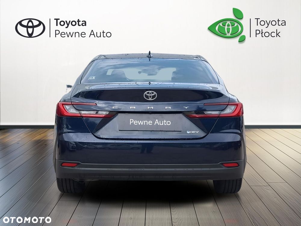 Toyota Camry - 6