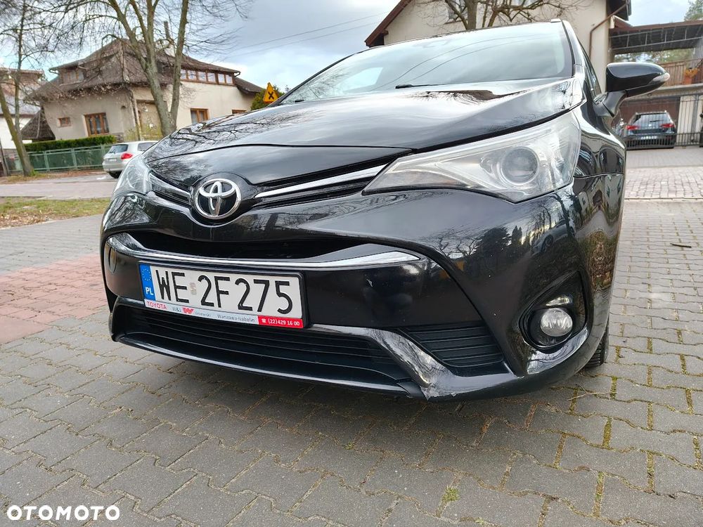 Toyota Avensis 1.8 Premium - 4