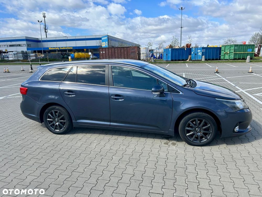 Toyota Avensis 2.0 D-4D Style - 6