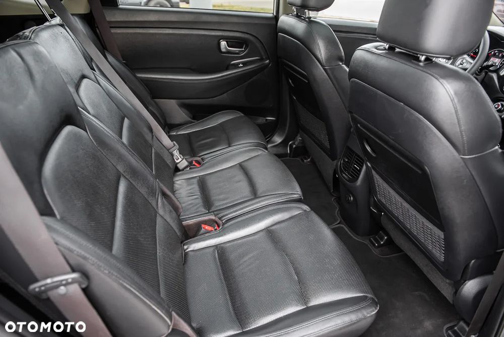 Kia Carens 1.7 CRDi L DCT - 29