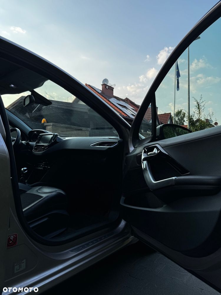 Peugeot 208 e-HDi 115 Stop&Start Allure - 15