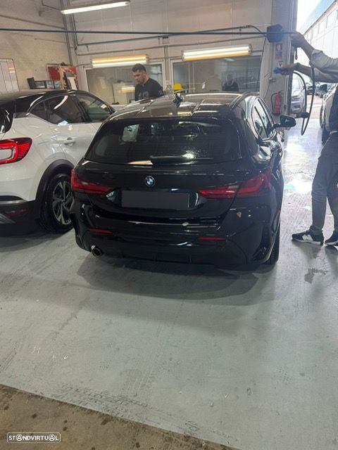 BMW 118 i Pack Desportivo M Auto - 3
