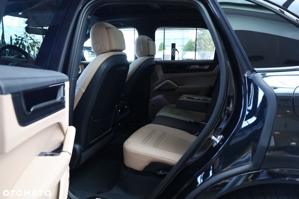 Porsche Cayenne - 12