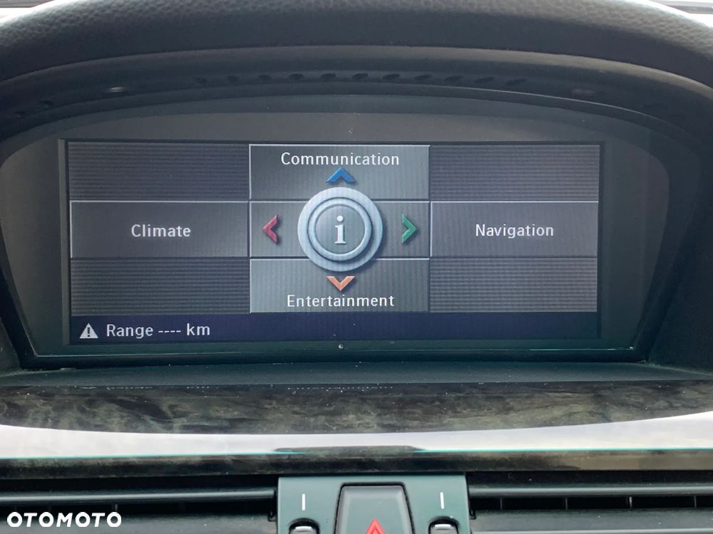 BMW Seria 6 650 i - 12