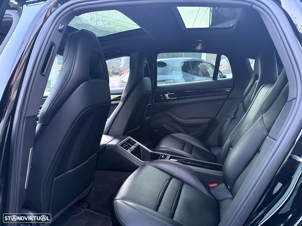Porsche Panamera 4 E-Hybrid 10 Years Edition - 14