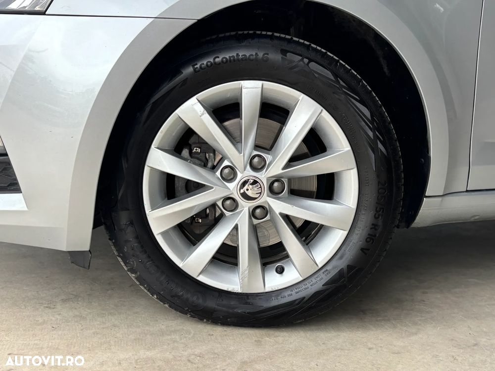 Skoda Octavia Combi Diesel 2.0 TDI DSG Ambition - 12