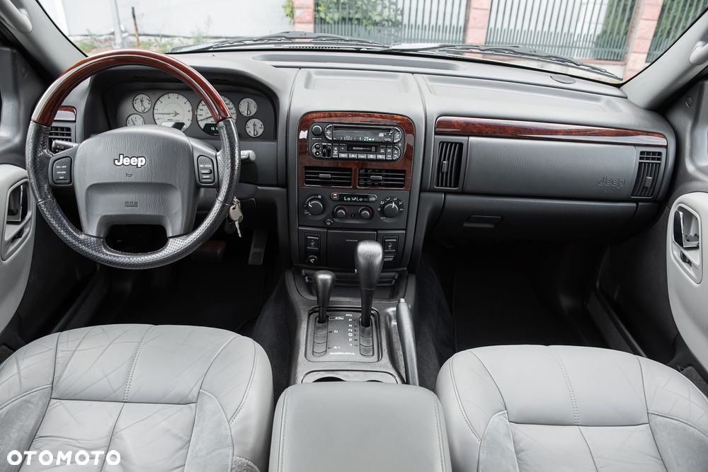 Jeep Grand Cherokee - 26