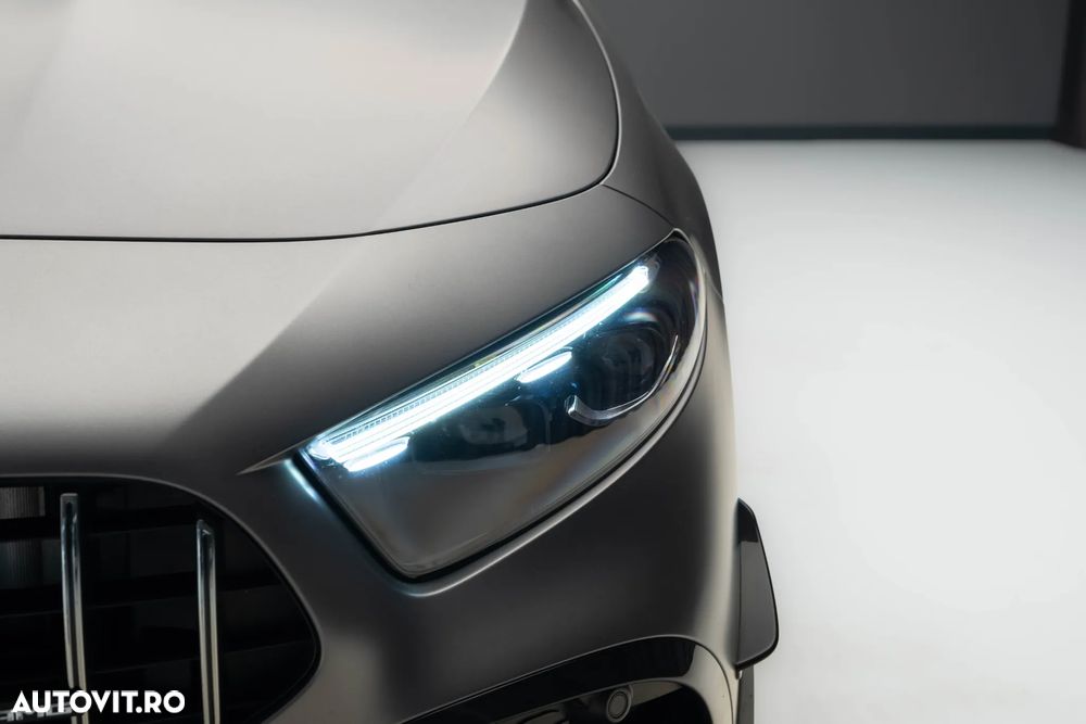 Mercedes-Benz A 35 AMG Sedan 4Matic MHEV 8G-DCT - 8