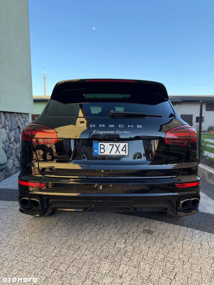 Porsche Cayenne - 4