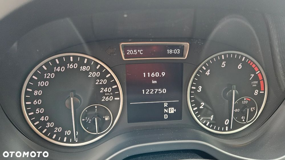 Mercedes-Benz Klasa A 180 (BlueEFFICIENCY) 7G-DCT - 29