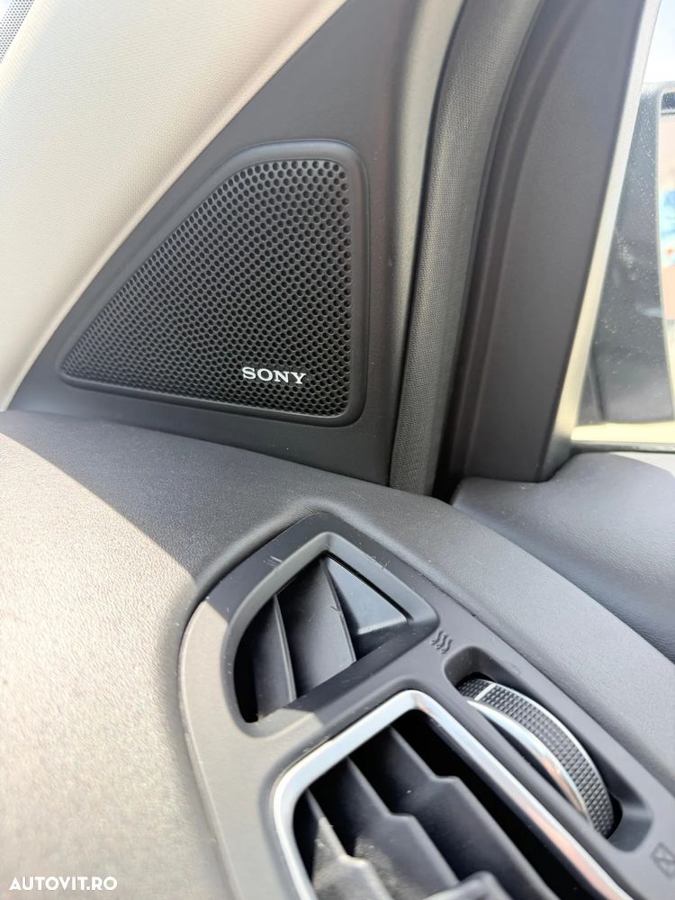 Ford Kuga - 31
