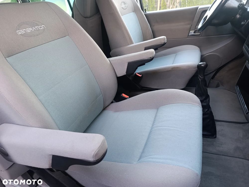 Volkswagen Multivan - 9