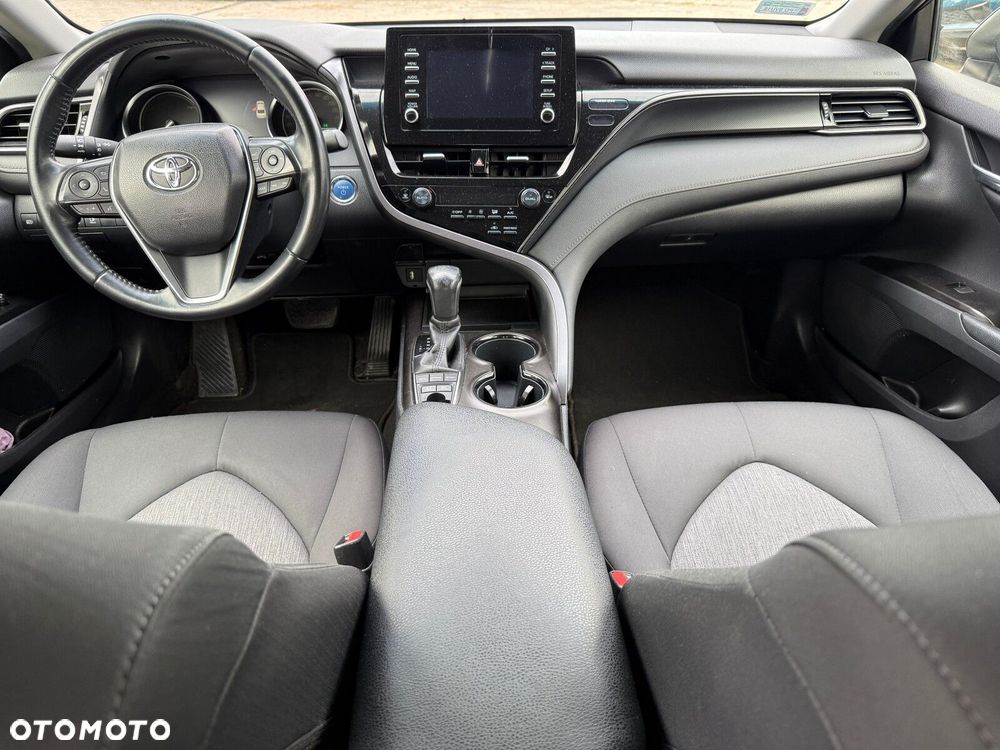 Toyota Camry - 17