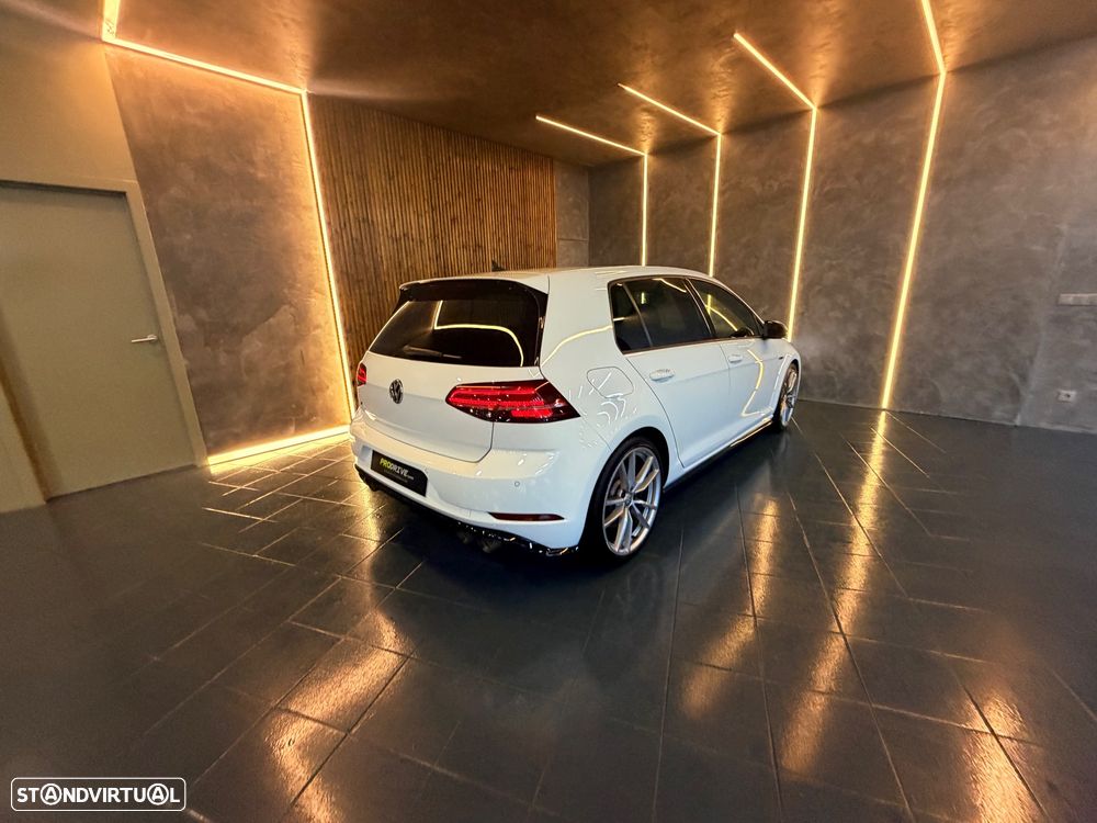 VW Golf R 4Motion (BlueMotion ) DSG - 14