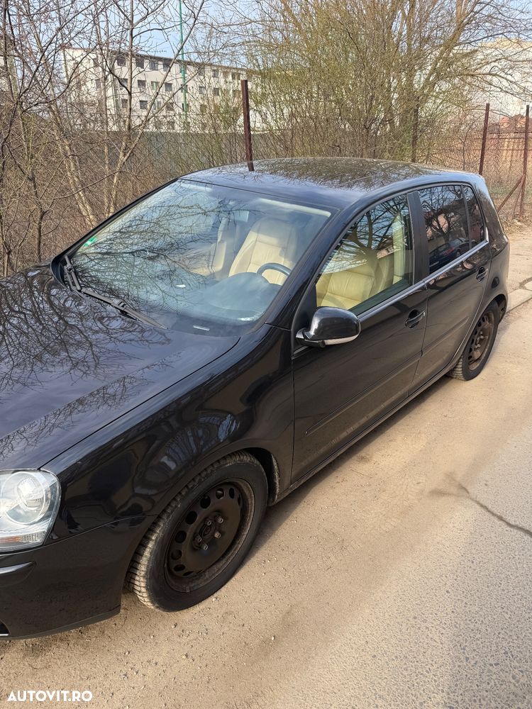 Volkswagen Golf 1.9 TDI DSG Individual - 2