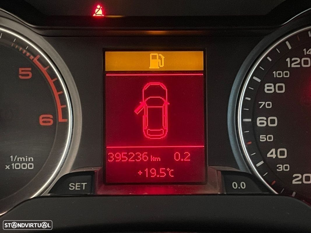 Audi A4 Avant 2.0 TDI exclusive - 48