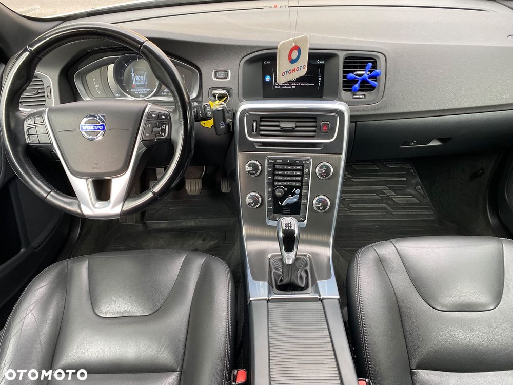 Volvo V60 D4 Momentum - 9
