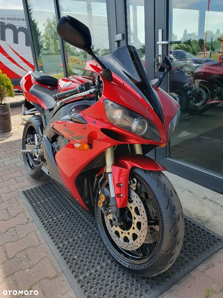 Yamaha R1 - 19