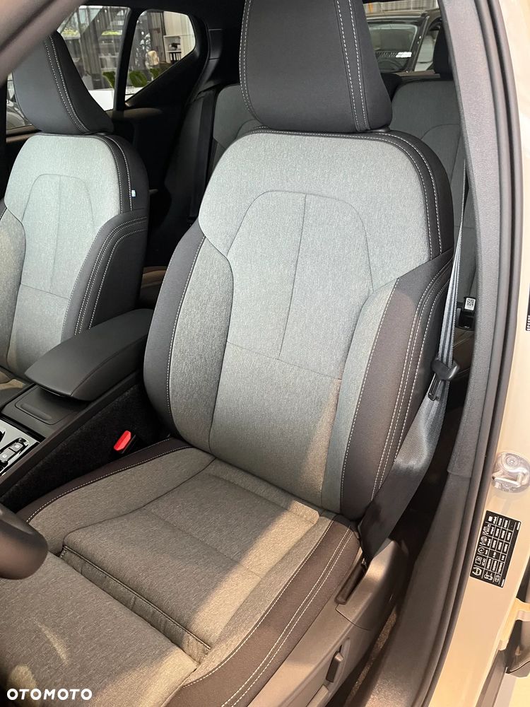 Volvo XC 40 B3 Plus Dark - 7
