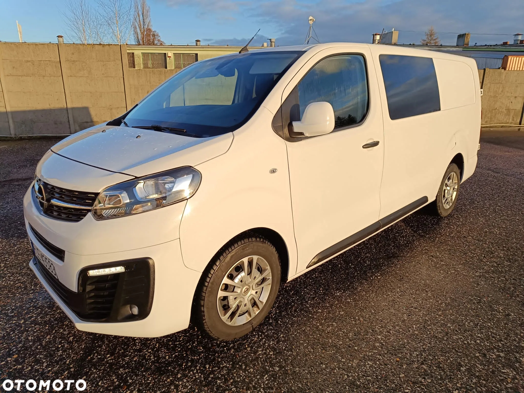 Opel Vivaro Kombi 2.0 CDTI Extra Long 2,8t Enjoy - 2