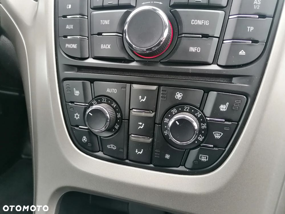 Opel Astra 1.4 Turbo 150 Jahre - 22