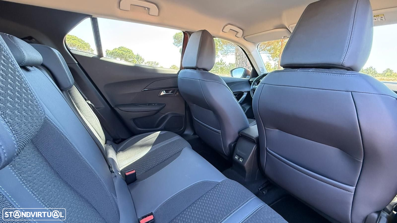 Peugeot 2008 1.2 PureTech Allure Pack EAT8 - 42