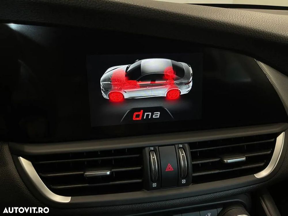 Alfa Romeo Giulia 2.2 Diesel AT8-Q4 Veloce - 19