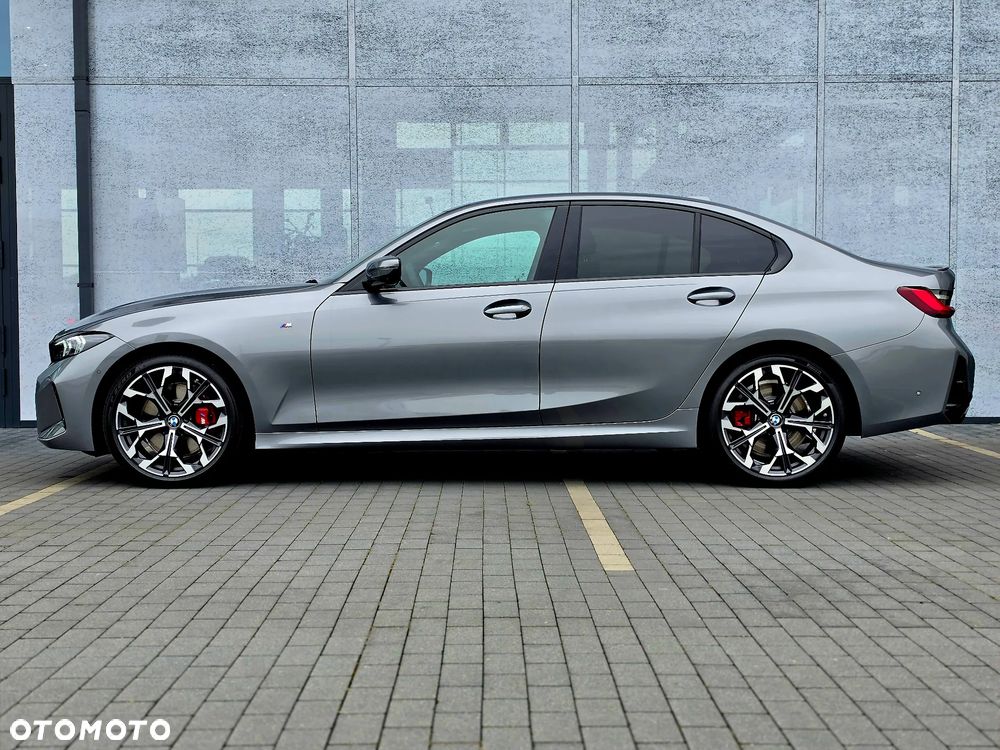 BMW Seria 3 330i xDrive M Sport - 3