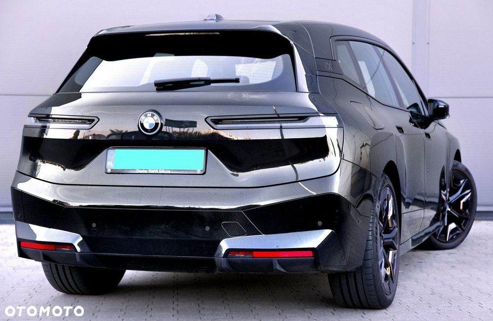 BMW iX xDrive40 76.6kWh Signature - 25