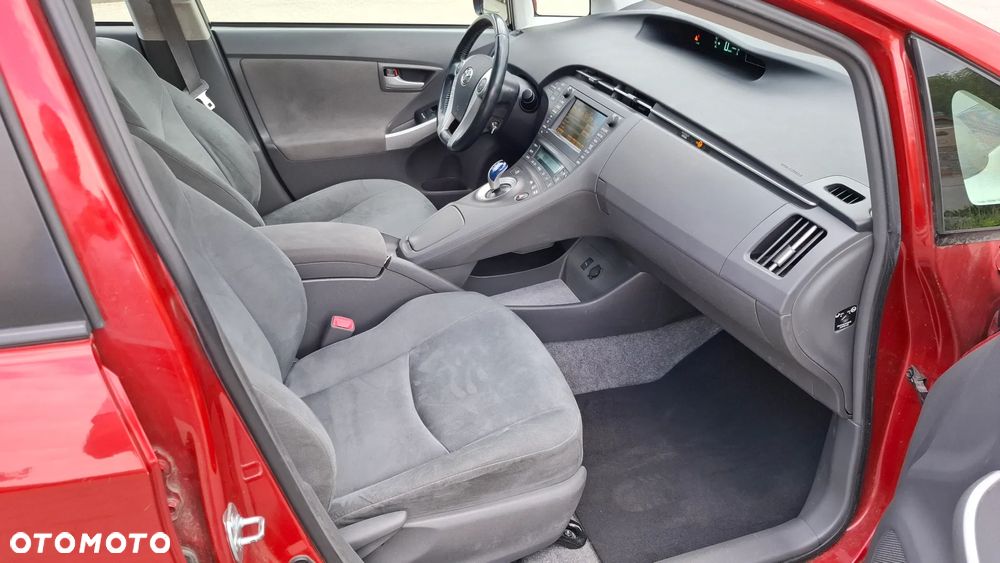 Toyota Prius (Hybrid) Comfort - 11