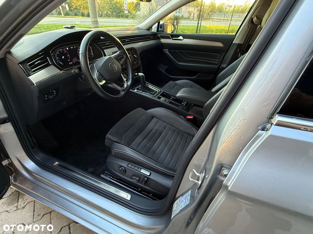 Volkswagen Passat 2.0 TDI EVO Elegance DSG - 21