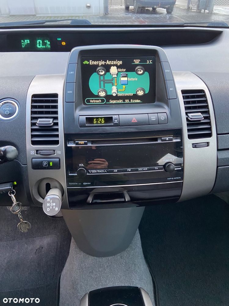 Toyota Prius 1.5 VVT-i Sol - 17