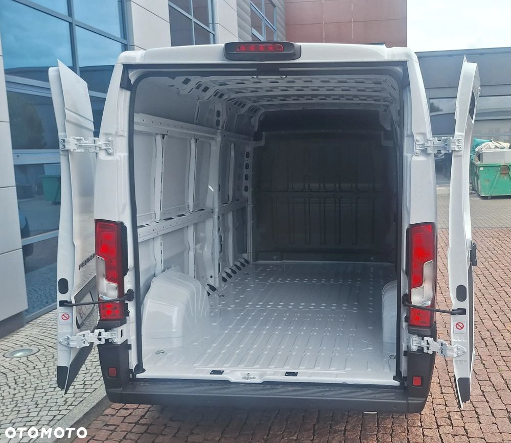 Peugeot Boxer Furgon L3H2 3.3T Diesel 2.2 140 KM Manual - 7