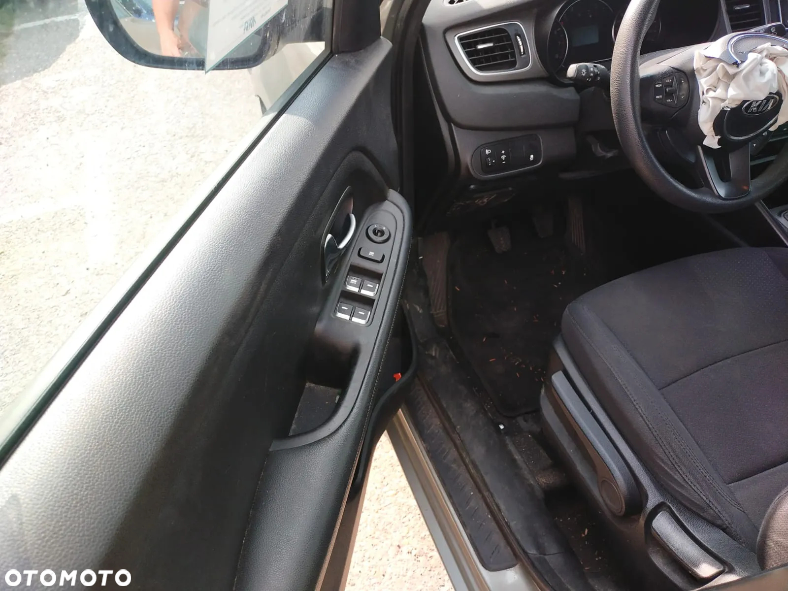 Kia Carens 1.6 GDI M - 9